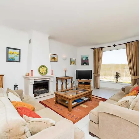 Sleeps 6 Air Con Wifi * Salema