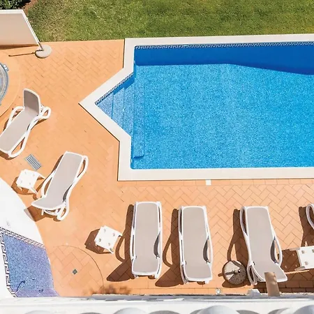 Sleeps 6 Air Con Wifi