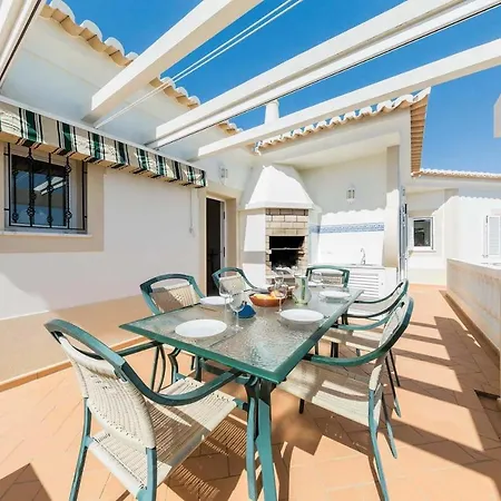 Sleeps 6 Air Con Wifi Villa *