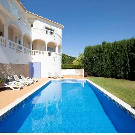 Villa Sleeps 6 Air Con Wifi