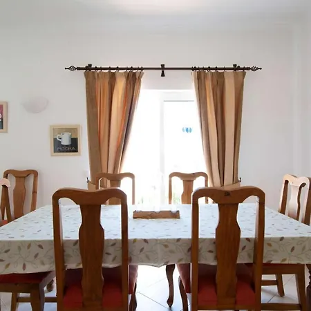 Sleeps 6 Air Con Wifi * Salema