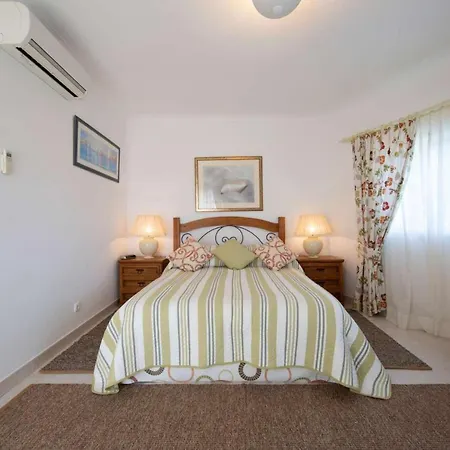 别墅 Sleeps 6 Air Con Wifi *